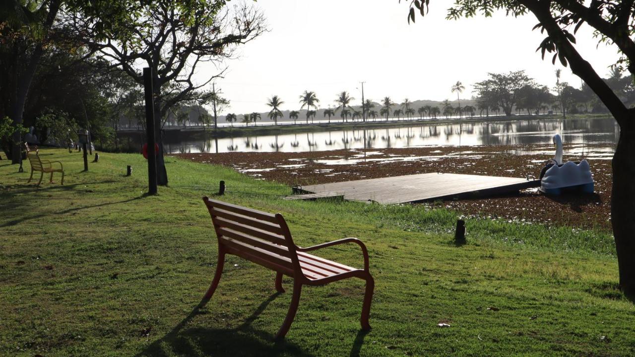 Apartamento Espetacular Na Melhor Praia Da Bahia, Guarajuba E Uma Das Unicas Praias Com Selo Azul Do Brasil -Luxo, Lazer, Diversao E Tranquilidade! Projetado Para Que Voce Tenha A Melhor Experiencia Em Hospedagem - Condominio Tipo Resort, O Mais Proc Camacari Bagian luar foto